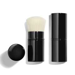 Retractable Kabuki brush for flawless makeup application
