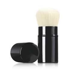 Retractable Kabuki brush for flawless makeup application